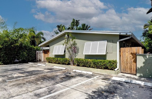 Middle River Terrace Apartment | Unit 4 - Cozy apartment in Fort Lauderdale