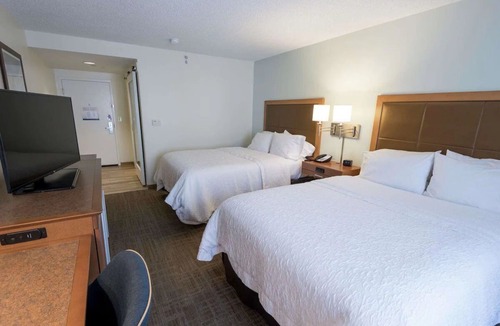 Boca Raton Hotel | Unit with Free Breakfast | Pets are Allowed | Spanish River Athletic Park -0.8mi
