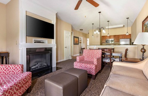 Berkeley Hotel | Unwind and Relax! Indoor & Outdoor Pools, Kitchen, Free Parking On-site!