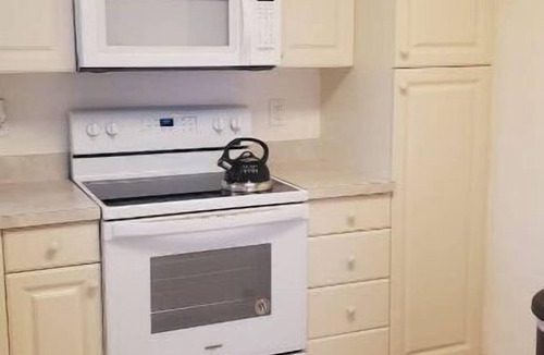 Margate Condo | Unwind at this stunning well-kept tranquil Condo