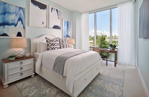 17th Street Causeway Hotel | Unwind in a Stylish Coastal Room Perfectly Located Near the Marina