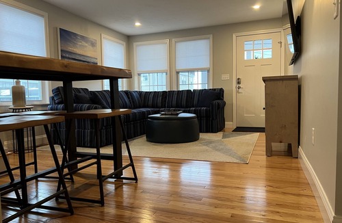 Hampton House | Unwind Oceanside Private single family home