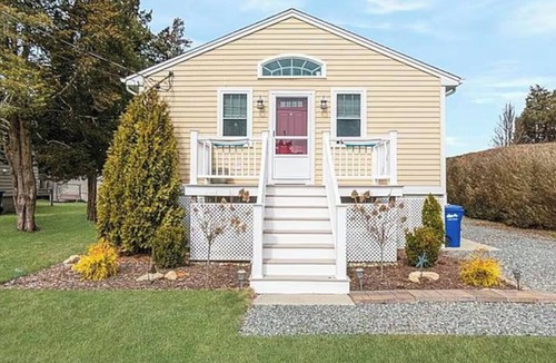 Fairhaven House | Unwind, Recharge & Feel at Home in Fairhaven. 2 beds and 2 baths, happy vibes