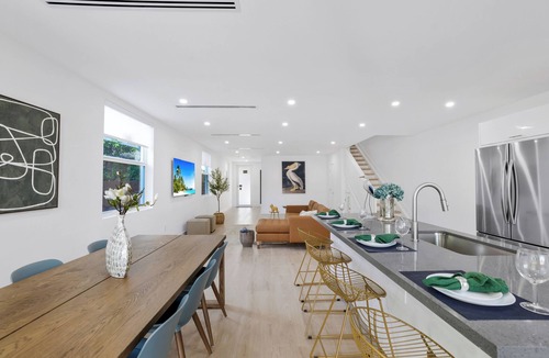 Allapattah Villa | Up to 12 guests! Modern Villa in Wynwood