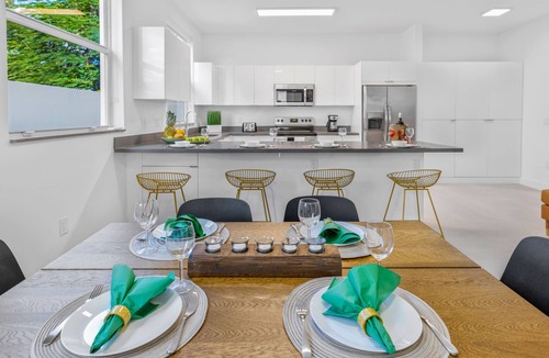Allapattah House | UP TO 16 GUESTS! MODERN HOUSE NEAR WYNWOOD