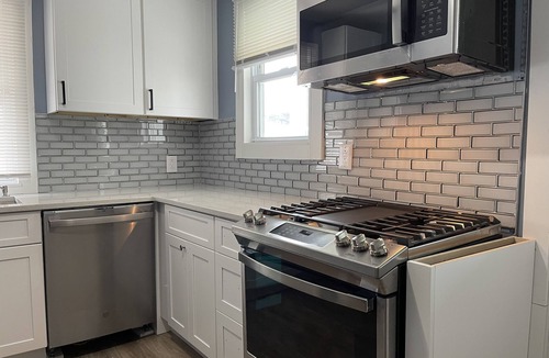 Wildwood House | Updated and perfect Location Boardwalk and Beach steps away Large family home