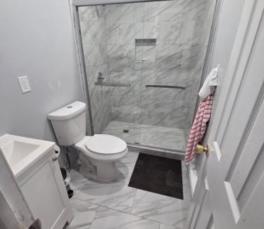 Irvington Cabin | Updated and spacious Ground Floor Mini-studio in 3BR with Private Bathroom and Toilet Near Newark Airport