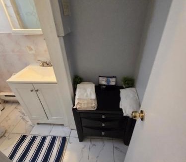 Irvington Cabin | Updated and spacious Ground Floor Mini-studio in 3BR with Private Bathroom and Toilet Near Newark Airport