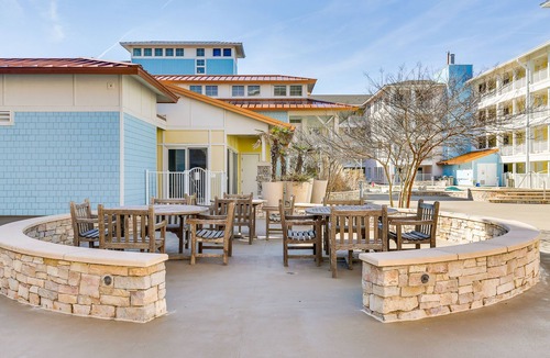 Sandbridge Condo | Updated condo with balcony & pools - steps to the beach