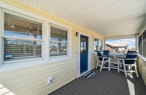 Sea Scape Cottage | Updated, EV Plug, Hot Tub & Dog Friendly