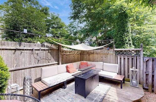 East Chop House | Updated house close to town and beach with patio, AC, and games