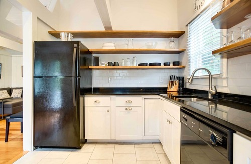 Hyannis Cottage | Updated Hyannis Home < 2 Mi to Beach & Golf!