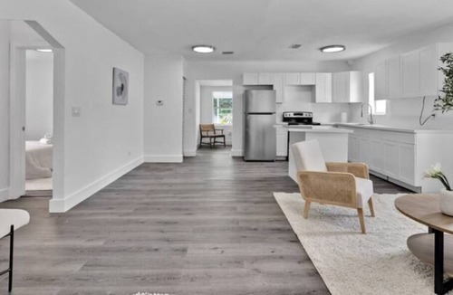 Little Haiti House | Upper Design District 3BD Home w/Jacuzzi &Backyard