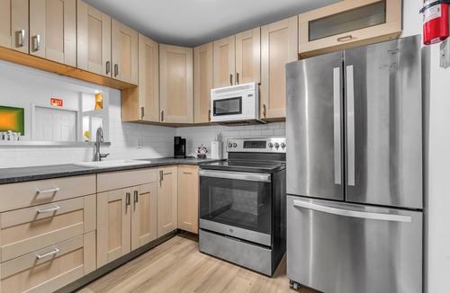 Biscayne Park House | Upscale 2-bedroom "Casita" 10 min away from Bal Harbor Beach, close to mall.