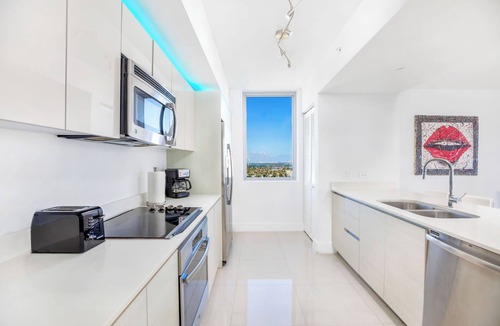 Hallandale Beach Condo | Upscale 3-BR Condo in Beachwalk Resort, Miami Luxury
