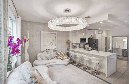 Delray Beach House | Upscale Delray Escape: Anti-Aging Spa Home steps from Beach, NightLife & Dining!
