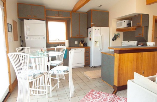 Northeast Virginia Beach Villa | Upstairs 1Br Beach Apartment in the Heart of the Vibe District 5 Minute Stroll to Beach 1480