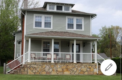 Alderson Apartment | Upstairs Apartment 2 blocks from Greenbrier River.