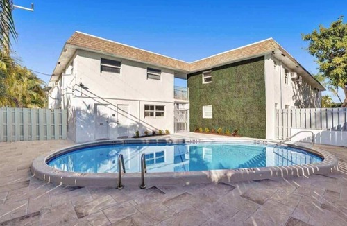 Poinciana Park Apartment | Urban Escape 1BR Near Las Olas