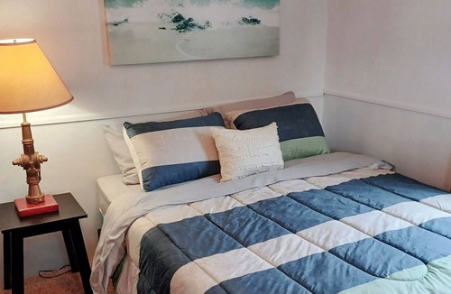 Deal Island House | Cozy Cottage rental with kayaks