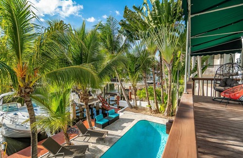 Hendricks and Venice Isles Apartment | PRIVATE OASIS 7 BEDROOM-6 BATH FOR 15 GUESTS