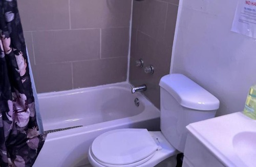 Golden Glades House | Miami Drip Star Life Resort