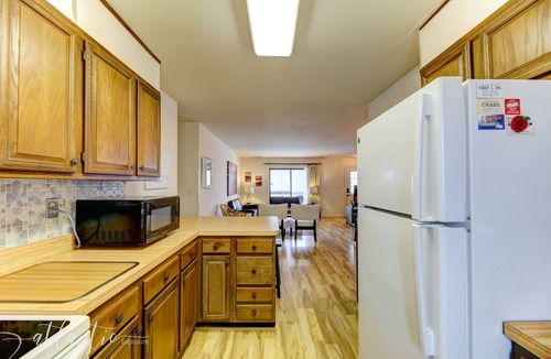 North Ocean City Condo | V73 - Beautiful 3BR/2BA Ocean View! Pet-Friendly! Just one bldg from the beach!