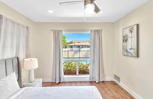 Coral Ridge Isles Apartment | Vacation 1BD unit Pool BBQ Parking Close to Beach