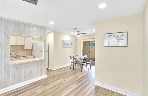 Coral Ridge Isles Apartment | Vacation 1BD unit Pool BBQ Parking Close to Beach