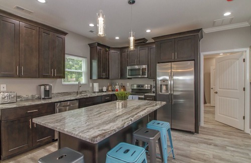 Hampton House | Vacation Homes at Buckroe Beach! Sleeps 10 3