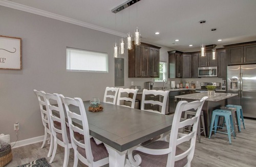 Hampton House | Vacation Homes at Buckroe Beach! Sleeps 10 3