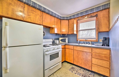 Athol Springs House | Vacation Rental ~ 9 Mi to Downtown Buffalo!