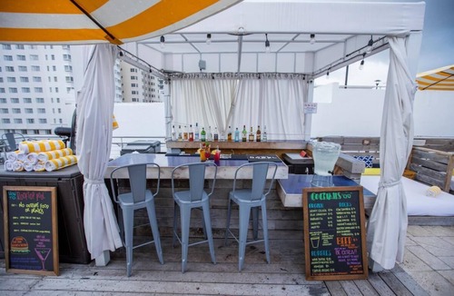 City Center House | Vacation Starts Here! 3 Comfortable Units, Onsite Pool, Near Fisher Island Beach