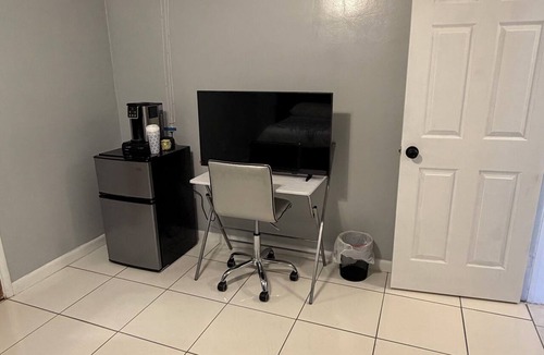 Miramar House | Vanney’s Home near hard rock stadium