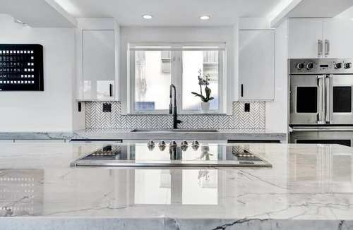 South Beach House | Versace Mansion Neighbor (Floor 1,2,3) Sleeps 21