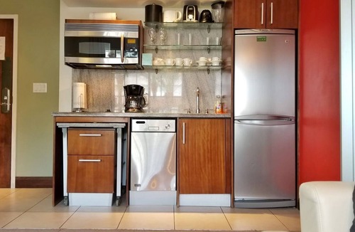 South Beach Condo | >VERSACE MANSION VIEW ONE BEDROOM SUITE<