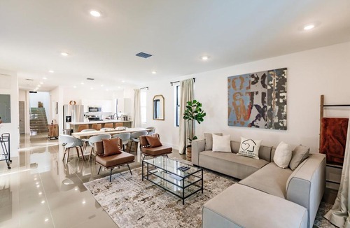 West Little Havana House | Versailles Villa 2- Luxury Designer Townhome