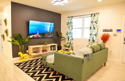 Little Haiti House | Vibrant 4bd/2ba Miami Home with WiFi, AC & POOL