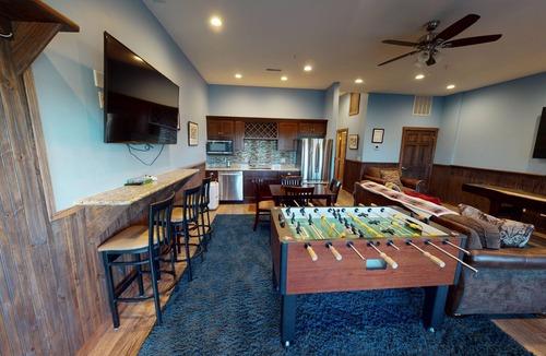 Edray House | Vibrant 8BR Retro Rendezvous with Game Room by RedAwning