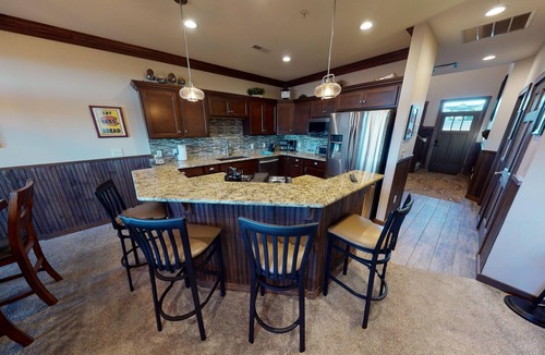 Edray House | Vibrant 8BR Retro Rendezvous with Game Room by RedAwning