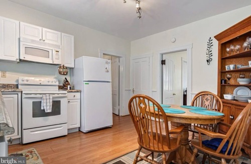 Rock Hall House | Victorian Lodge on Main Street, Rock Hall MDnWalk to Everything!nSleeps 2 to 4