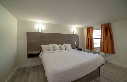 Eastham Hotel | Viking Shores Motor Inn