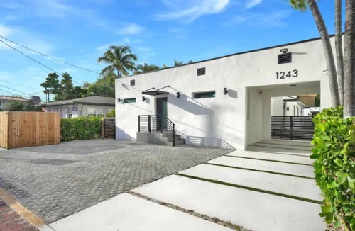 East Little Havana Villa | Villa 3 in Miami