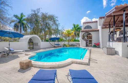 Miami Shores Villa | Villa at St James Unit A Luxury Pool Villa, Pet Friendly