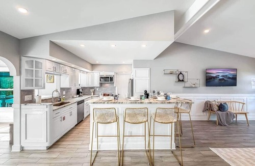 Lauderdale-by-the-Sea House | Villa Avalon VERY close to beach 3 BDR