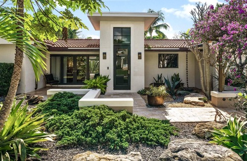 Coral Ridge Villa | Villa Azura -Luxury & Tropical w/ pool -By Viac