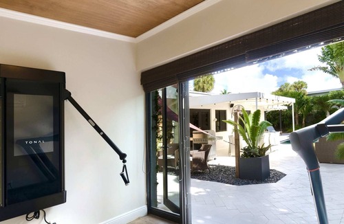 Coral Ridge Villa | Villa Azura -Luxury & Tropical w/ pool -By Viac