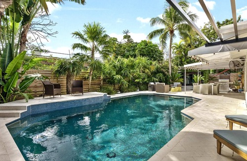 Coral Ridge Villa | Villa Azura -Luxury & Tropical w/ pool -By Viac