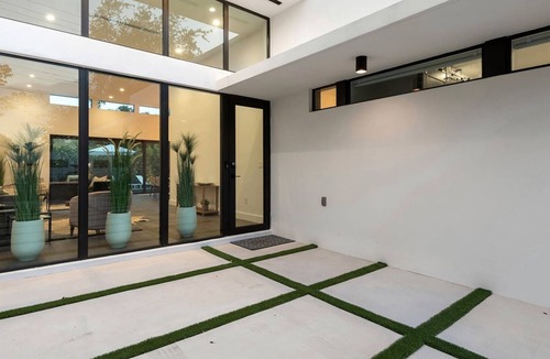 Buena Vista House | Villa Capri Ultimate Location