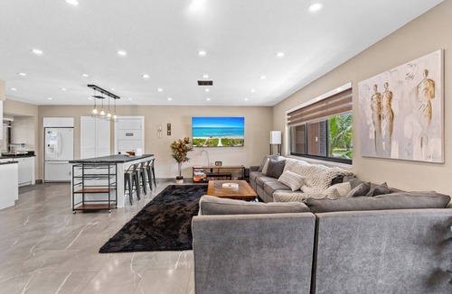 Hollywood Hills House | Villa Coral · Pool Oasis · Near Guitar Hotel
